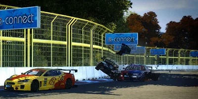 touring cars in colision