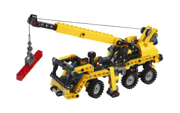 LEGO Technic: Mini Mobile Crane (8067) Image 1