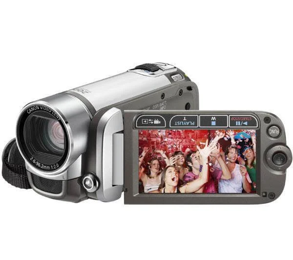 Canon Legria FS200 Digital Camcorder plus FREE 1.6m Tripod Image 1