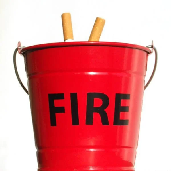 fire bucket ashtray Image 1