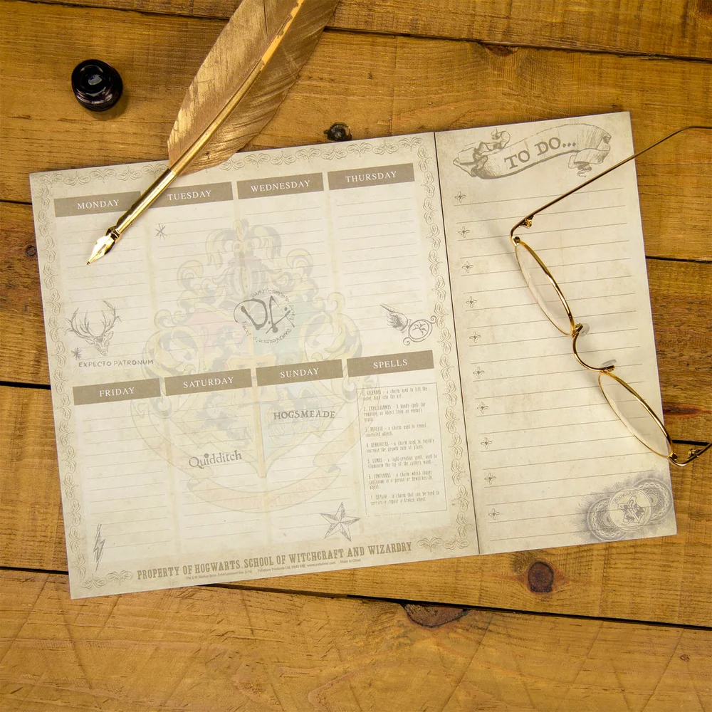 Hogwarts Desk Planner Image 1