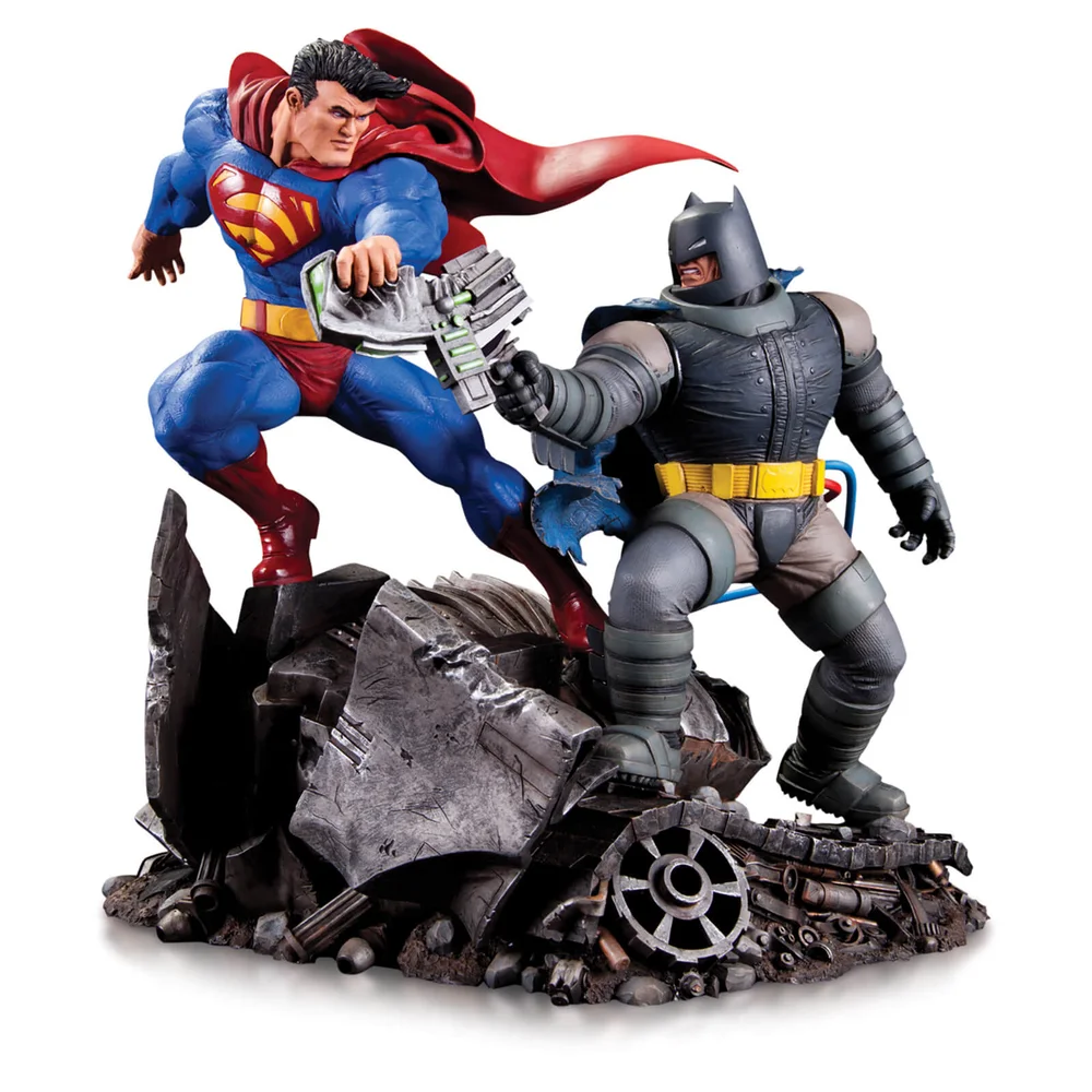 DC Collectibles DC Comics Batman Vs Superman Mini Battle Statue Image 1