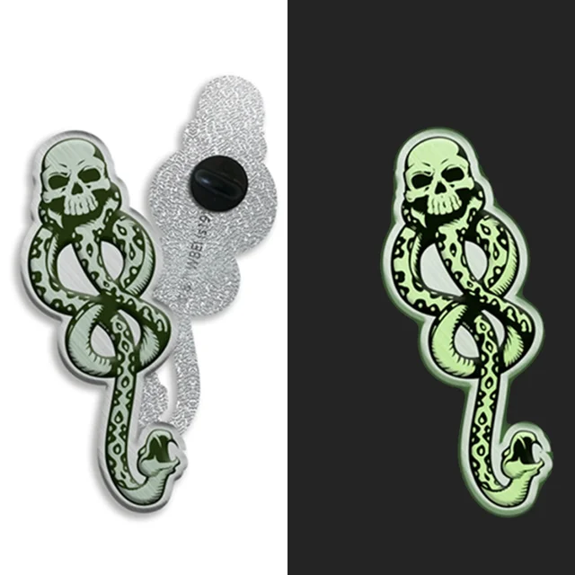 Harry Potter Dark Arts Pin Badge and Art Cards Set