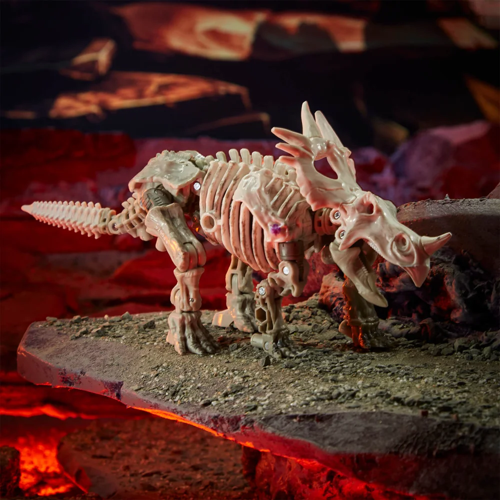 Hasbro Transformers Generations War for Cybertron: Kingdom Deluxe WFC-K15 Ractonite Action Figure Image 1