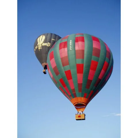 Champagne Balloon Flight for Two (Weekdays) Image 1