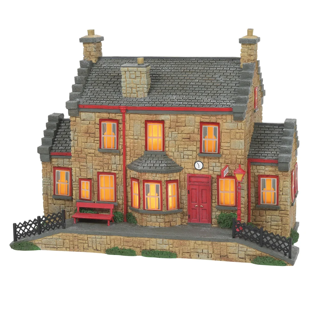 Enesco Harry Potter Illuminated Buildings Hogsmeade Station (17.8cm) Image 1