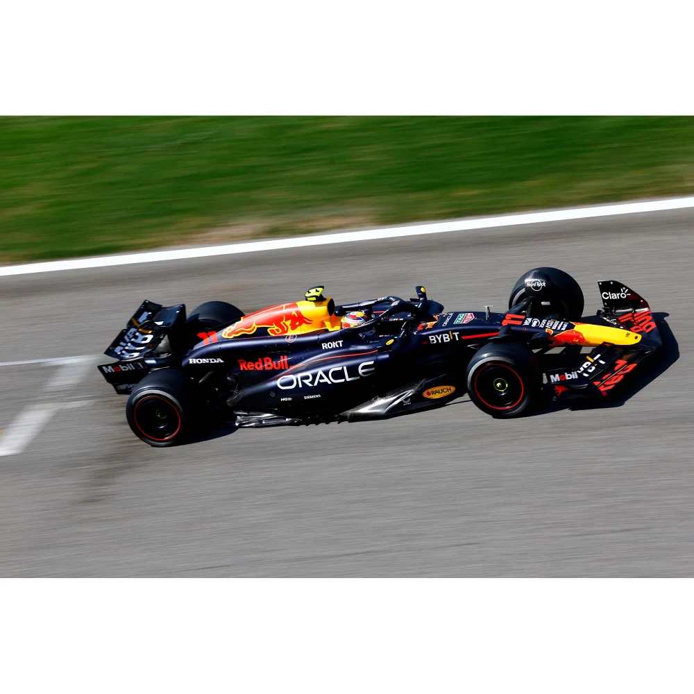Minichamps 1:18 Oracle Red Bull Racing RB20 Sergio Perez 2024 Image 1