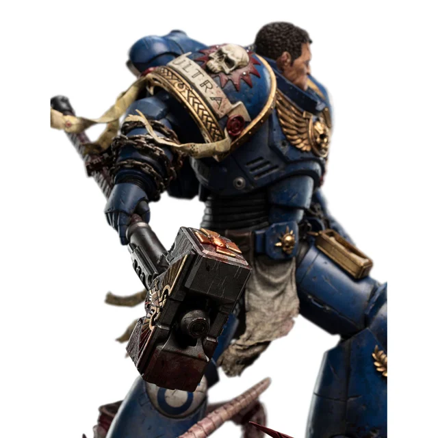 Weta Workshop Warhammer 40,000: Space Marine 2 Statue 1/6 Scale Lieutenant Titus Limited Edition 63cm